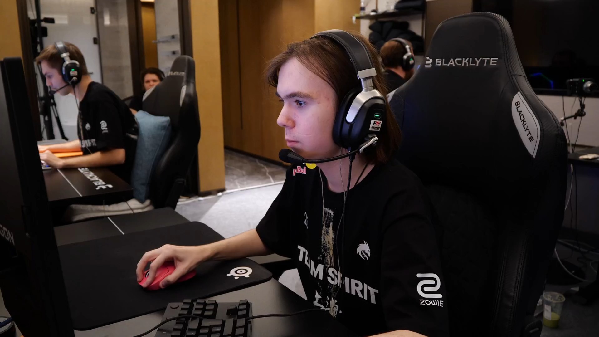 比肩一些国 比肩一些国