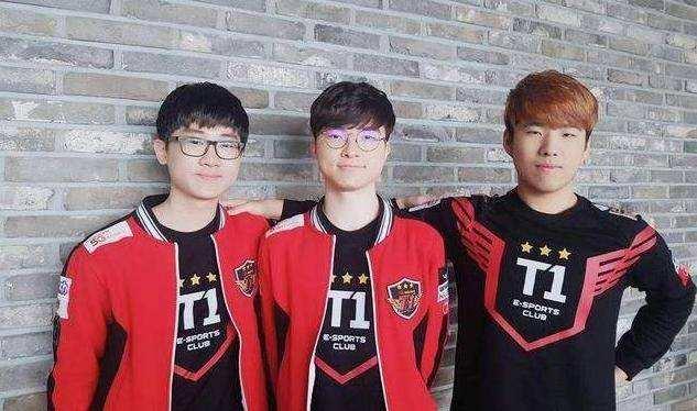 荣誉背后的 荣誉背后的