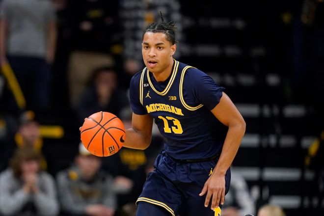 三是发球战 三是发球战